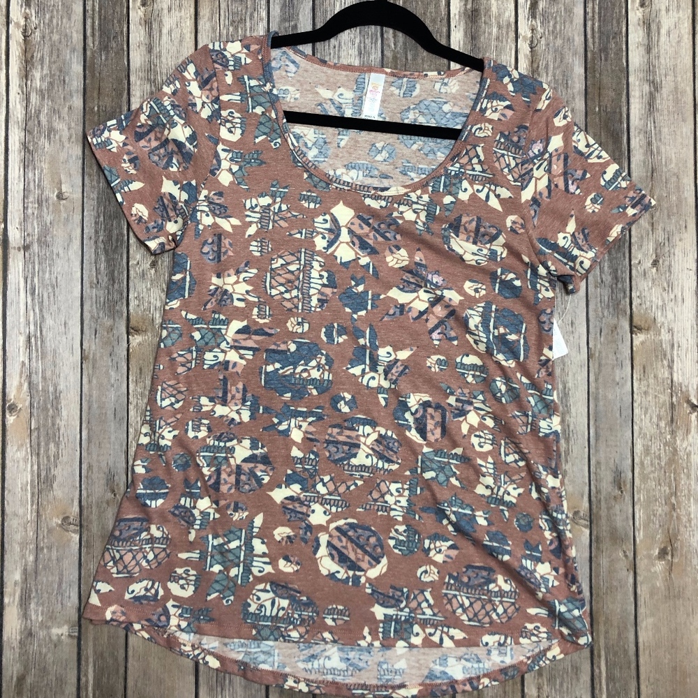 ♦️2/$30 Floral! LuLaRoe Classic T